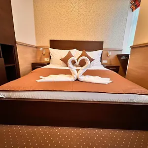 21 And Hotel Budapest